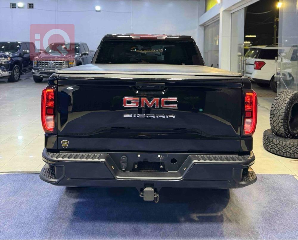 GMC Sierra